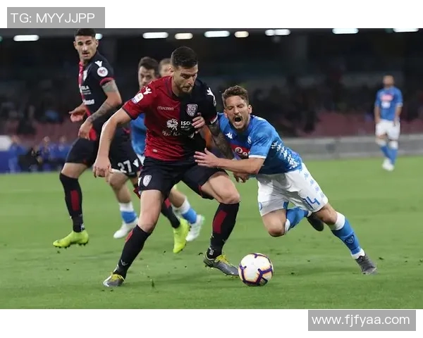 卡利亚里与热纳亚激战正酣比分悬念引人关注