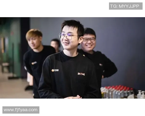 DOTA2焦点分析：深入探讨V5战队的技术策略与战术布局